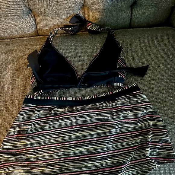 VM 2 piece Swim Suit size small - Picture 4 of 5